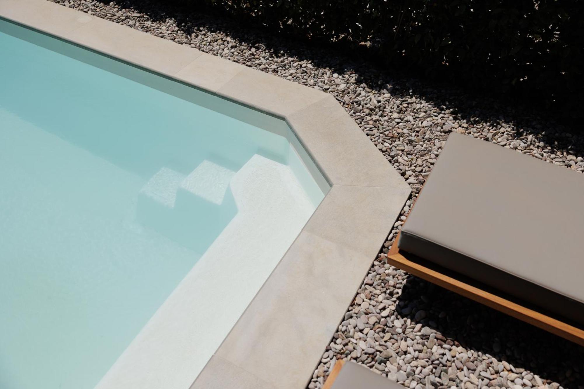 Rodostamo Hotel & Spa- Adults Friendly Kommeno  Exterior foto A pool with a concrete liner