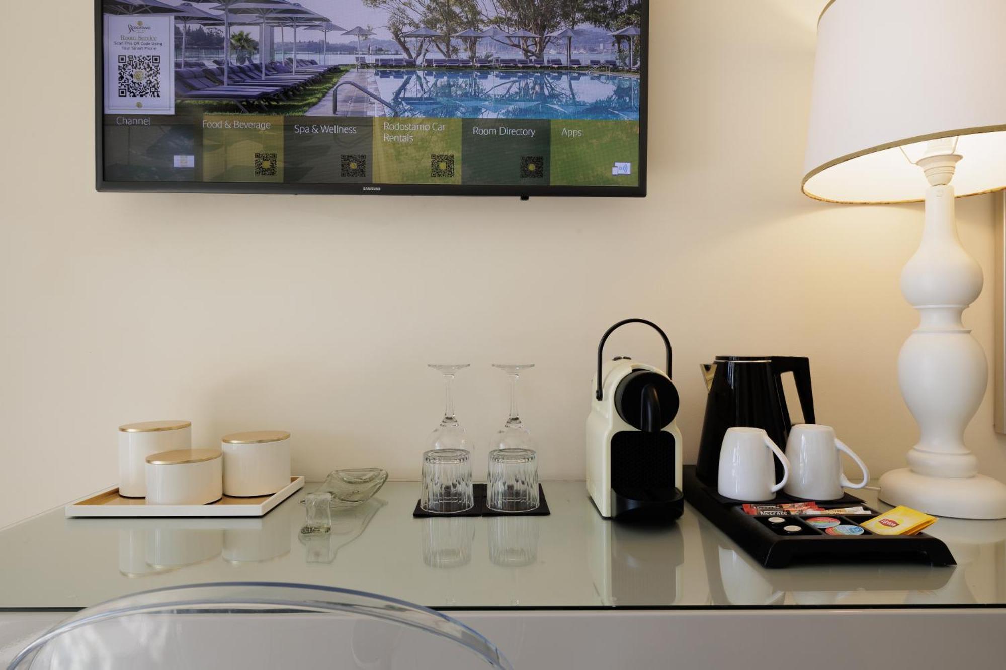Rodostamo Hotel & Spa- Adults Friendly Kommeno  Exterior foto A Nespresso machine in a hotel room